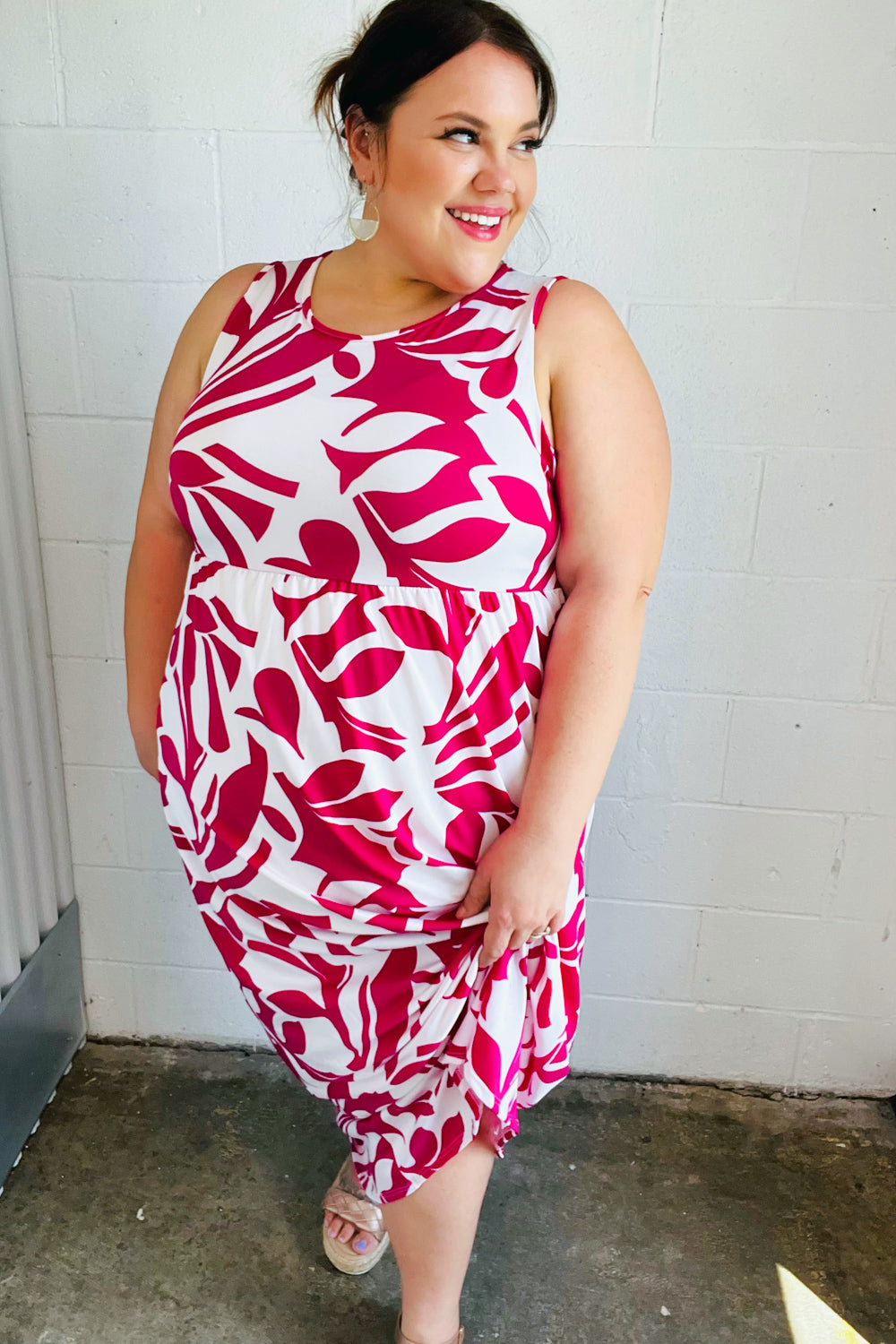 Magenta & White Floral Fit and Flare Sleeveless Maxi Dress (Open Pack) Magenta & White Floral Fit and Flare Sleeveless Maxi Dress (Open Pack)