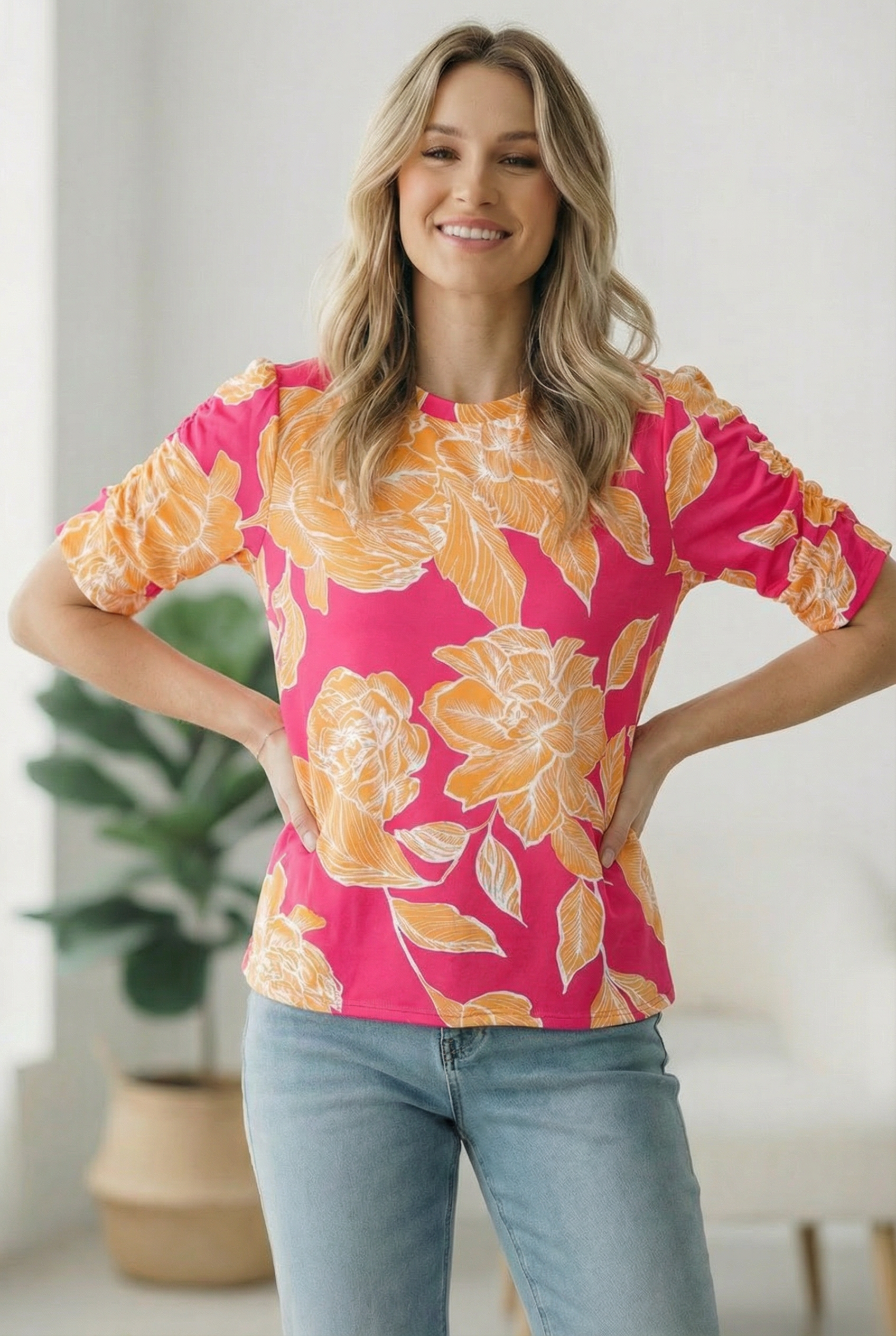 FUCHSIA FLORAL KNIT TOP W/ BUBBLE SHORT SLEEVE