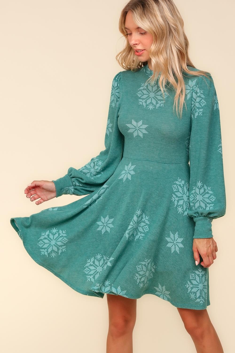 GREEN MOCK NECK SNOW FLAKE PRINT HACCI KNIT Holiday DRESS GREEN MOCK NECK SNOW FLAKE PRINT HACCI KNIT Holiday DRESS
